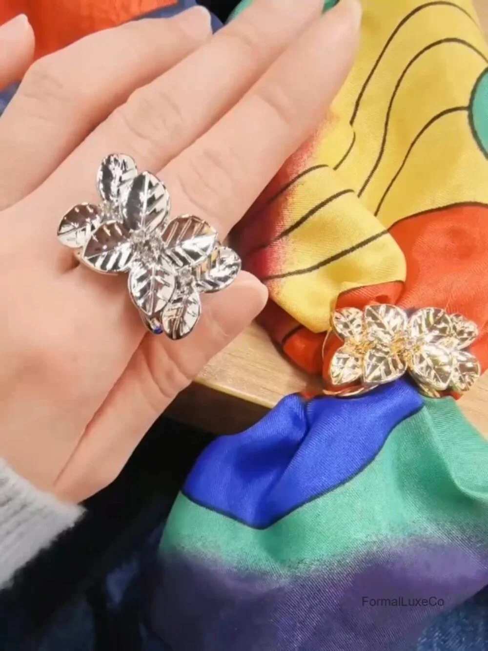 Leaf Crystal Brooch Scarf Ring Pin for Women Metal Alloy Elegant Shawl Wrap